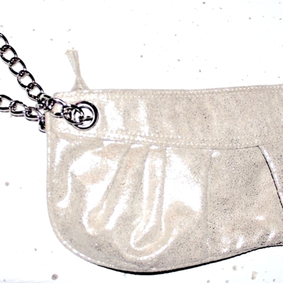 Express Clutch Metallic Handbag, New Bag, Heavy Silver Chain Metallic - Picture 2 of 6